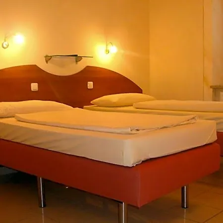 Stadthotel Hotel 3*